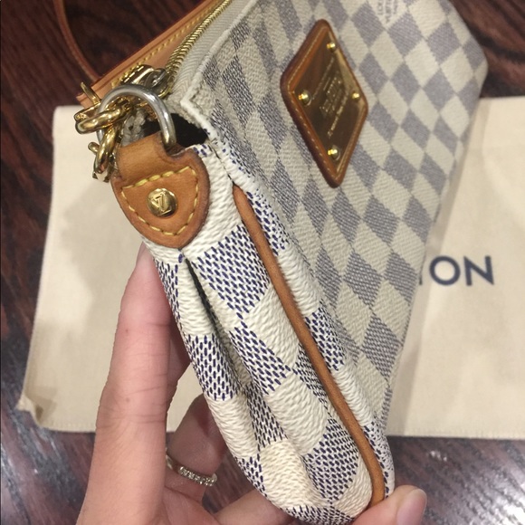 Authentic Louis Vuitton Eva Clutch/crossbody - Picture 2 of 8